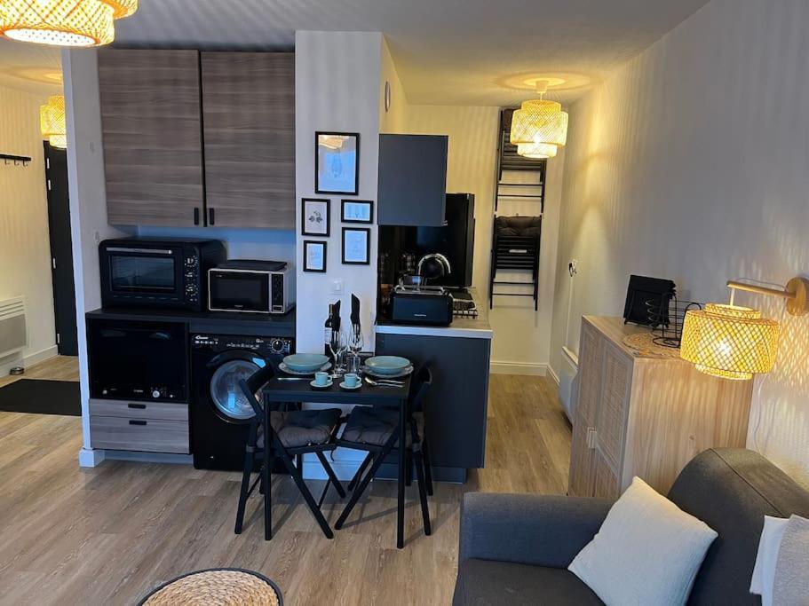Studio Confortable Aux Portes De Bordeaux Et Medoc Ludon-Médoc Exteriör bild